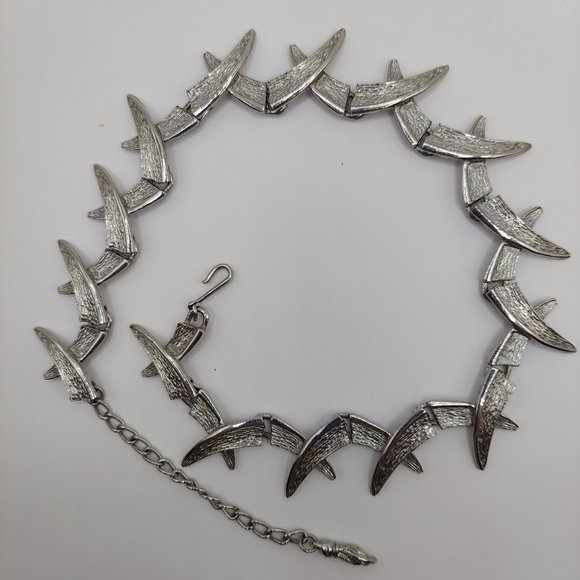 GOTHIC .SILVERTONE CHOKER NECKLACE - Picture 3 of 5